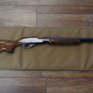 Remington 572 Fieldmaster .22 LR pump-action rifle 22" barrel with sharp checkering and original box — used excellent