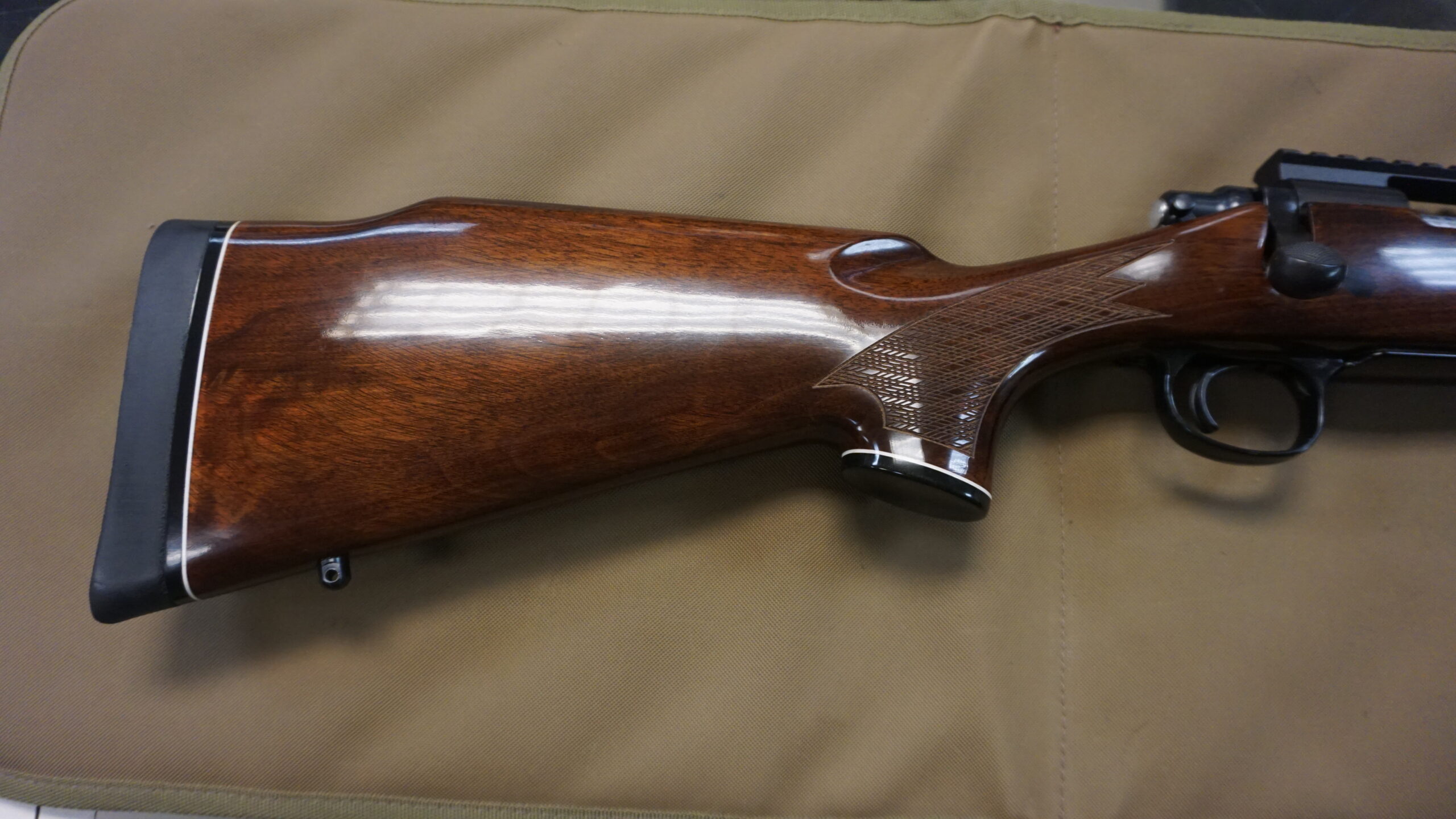 Remington Model 700 BDL 7mm Remington Magnum Rifle - Image 2