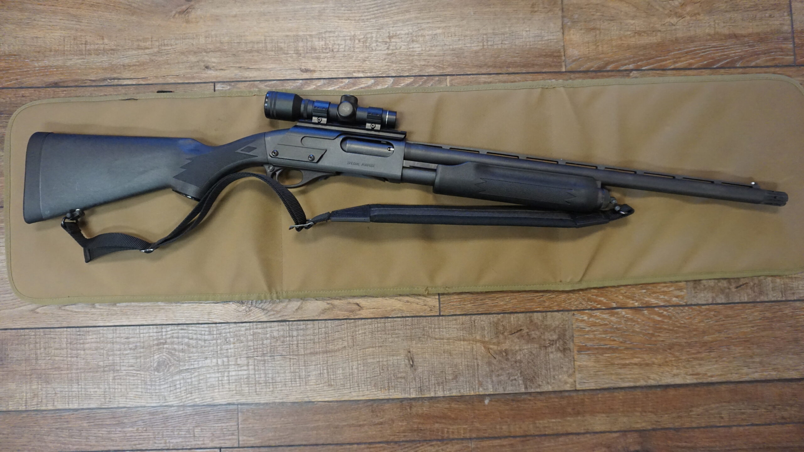 Remington 870 12 gauge pump shotgun