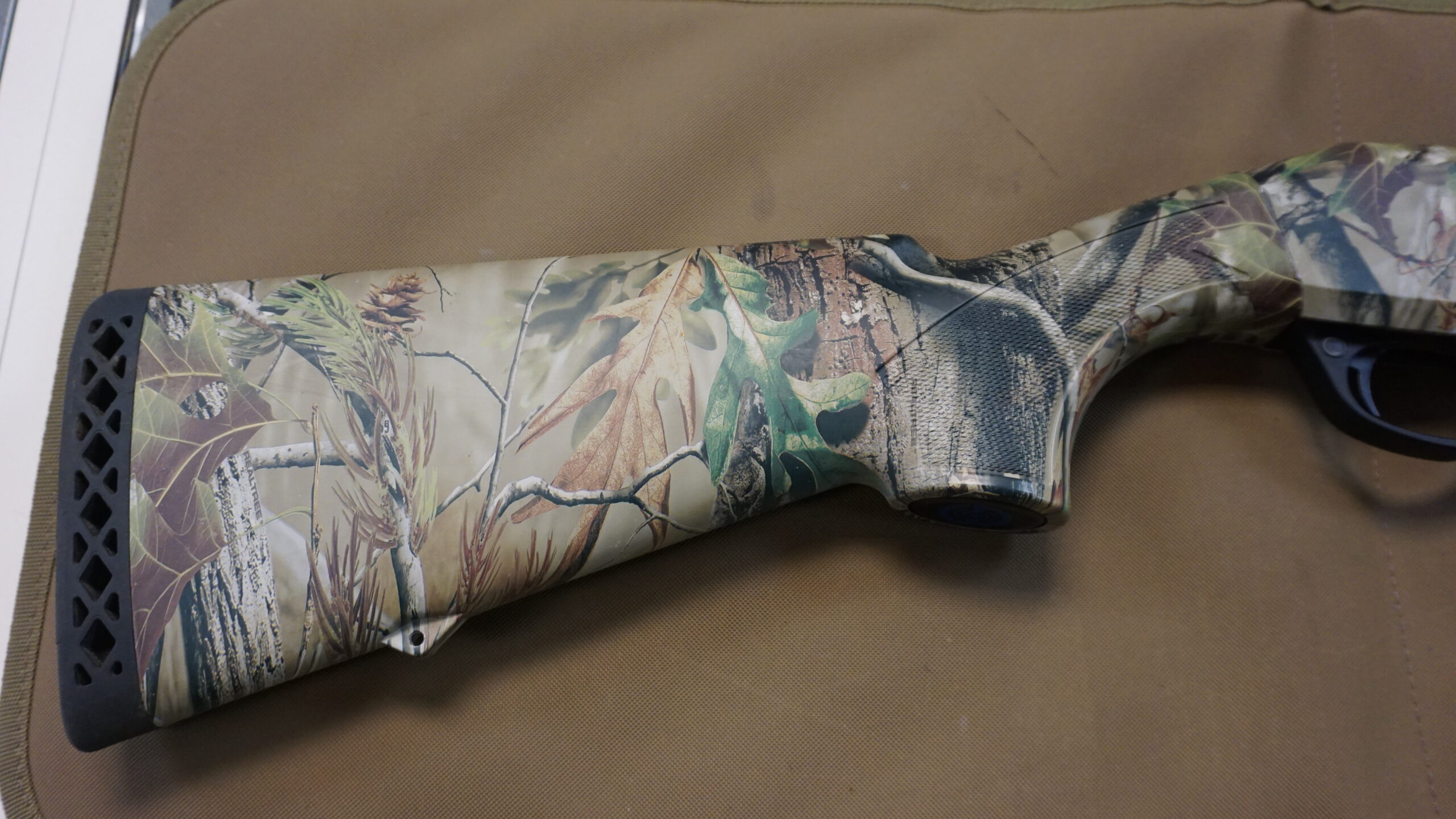 Stoeger M3500 Semi-Auto Shotgun – 12 Gauge - Image 2