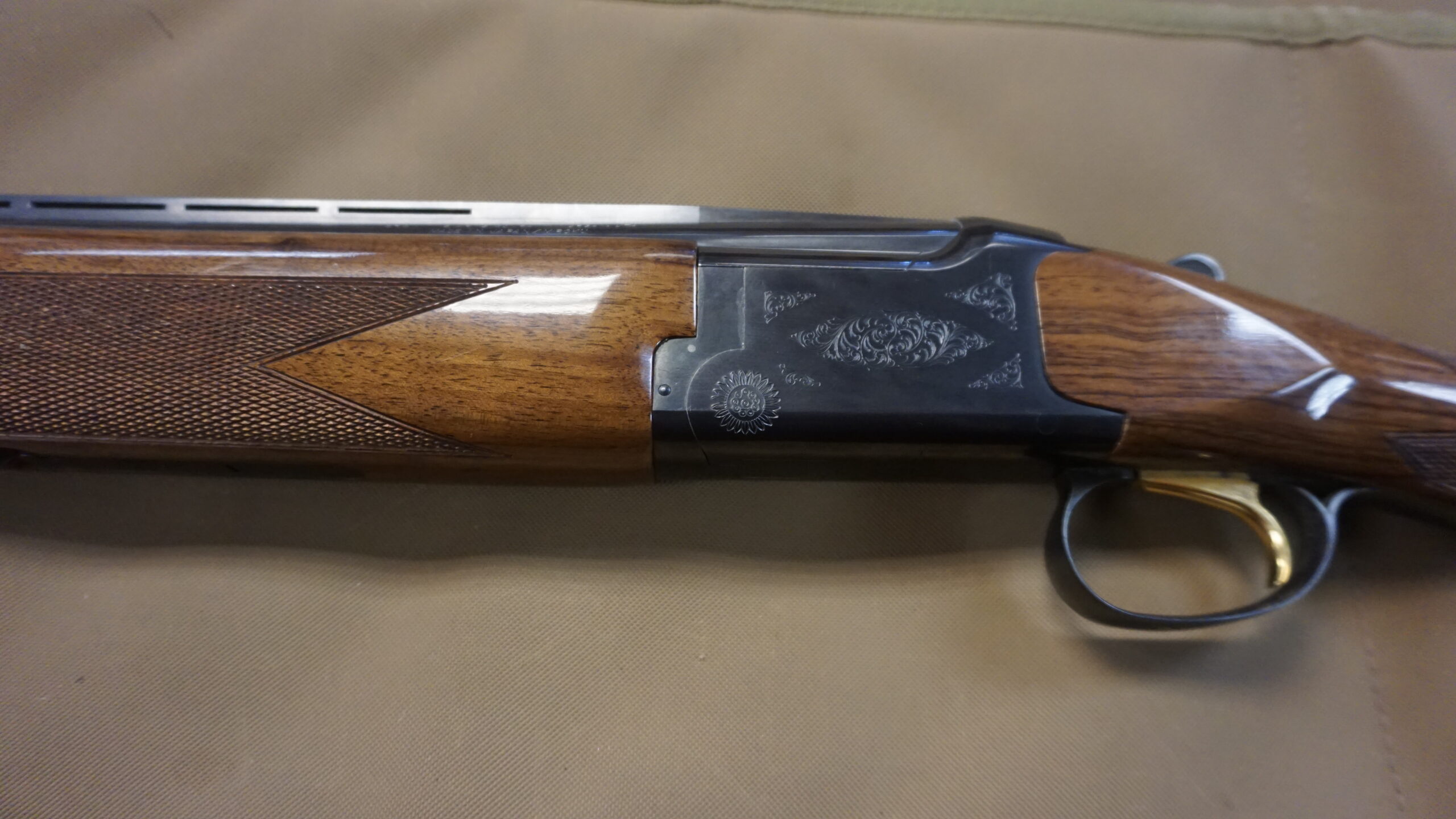 Browning Citori Superlight 16 Gauge 26" Barrels - Image 8